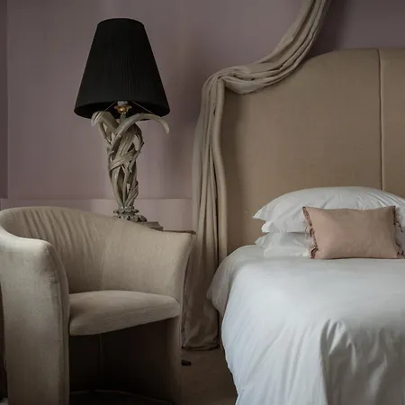 Vozdvyzhensky Boutique 4*