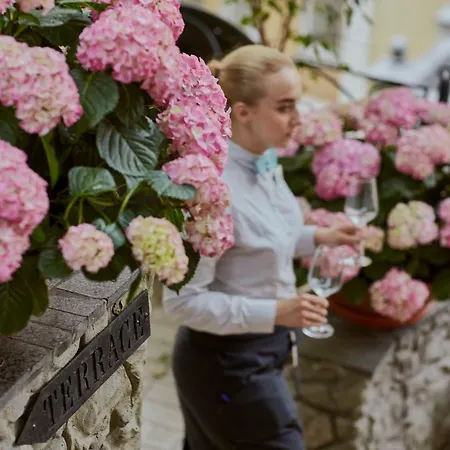 Vozdvyzhensky Boutique Kiev